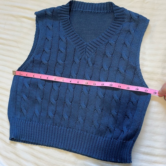 SHEIN V-Neck Cable Knit Sweater Vest Blue size Small - Picture 6 of 7